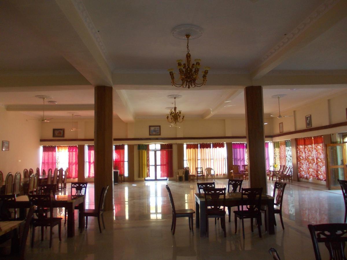 Adb Rooms Ashoka Resort Tāla Exterior photo
